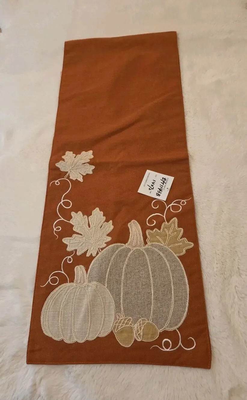 Rare Evermaple Manufacturers Sample Fall Pumpkin Table Runner (14
